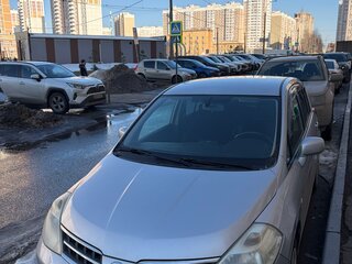 2010 Nissan Tiida I, серебристый, 580000 рублей, вид 1