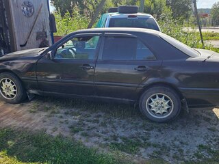 1994 Mercedes-Benz C-Класс 220 I (W202), чёрный, 300000 рублей, вид 2