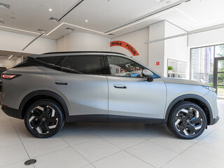 2026 Omoda C7, серый, 3499000 рублей, вид 4