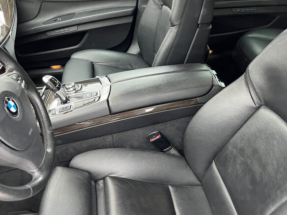 2013 BMW 7 серии Long 750Li xDrive V (F01/F02/F04) Рестайлинг, чёрный, 1750000 рублей - вид 8
