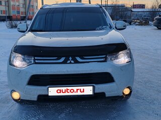 2013 Mitsubishi Outlander III, белый, 1450000 рублей, вид 1