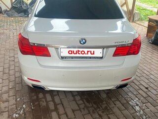 2010 BMW 7 серии Long 750Li xDrive V (F01/F02/F04), белый, 2000000 рублей, вид 3