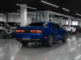 2022 Dodge Challenger III Рестайлинг 2, синий, 4900000 рублей, вид 5