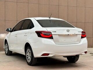2023 Toyota Vios III Рестайлинг, белый, 950000 рублей, вид 4