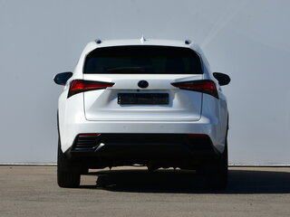 2019 Lexus NX 200 I Рестайлинг, белый, 3499000 рублей, вид 4