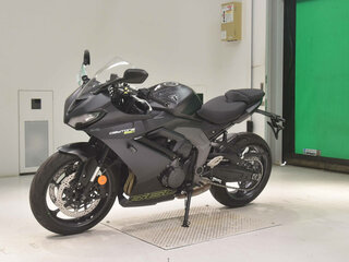 2025 Triumph Daytona 660, чёрный, 950000 рублей, вид 4
