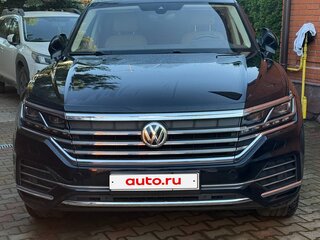2021 Volkswagen Touareg III, чёрный, 7000000 рублей, вид 1