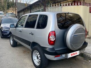 2004 Chevrolet Niva I, серебристый, 370000 рублей, вид 4