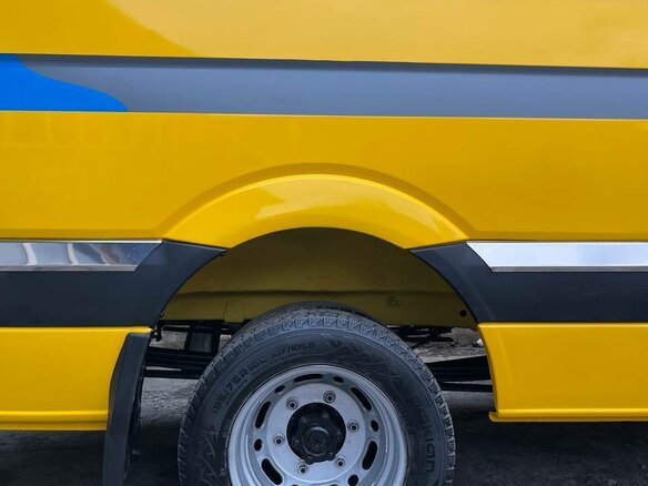 2008 Mercedes-Benz Sprinter, жёлтый, 1800000 рублей - вид 9
