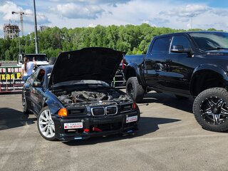 1992 BMW 3 серии 320i III (E36), чёрный, 1250000 рублей, вид 2