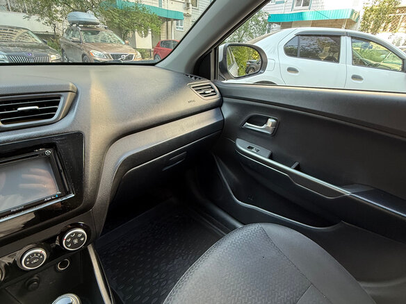 2015 Kia Rio III Рестайлинг, серый - вид 26