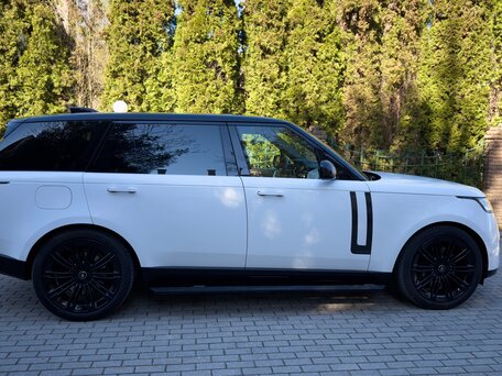 2025 Land Rover Range Rover P530 MHEV Long V, белый, 19900000 рублей, вид 3