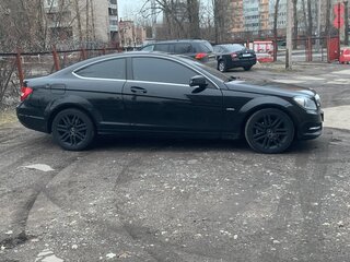 2011 Mercedes-Benz C-Класс 250 III (W204) Рестайлинг, чёрный, 1200000 рублей, вид 3