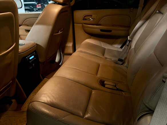 2010 Cadillac Escalade III, чёрный, 2500000 рублей - вид 12