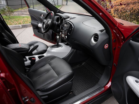 2012 Nissan Juke I, красный - вид 17