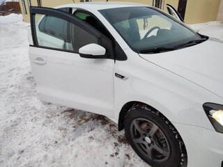 2019 Volkswagen Polo V Рестайлинг, белый, 1350000 рублей, вид 3