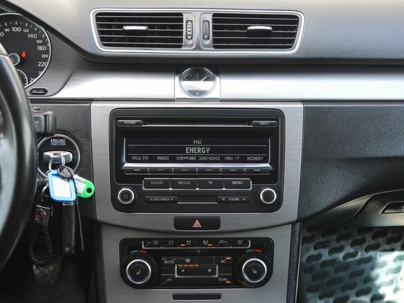 2011 Volkswagen Passat B7, серый, 879888 рублей - вид 12