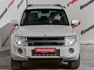 2014 Mitsubishi Pajero IV Рестайлинг 1, белый, 2300000 рублей, вид 2
