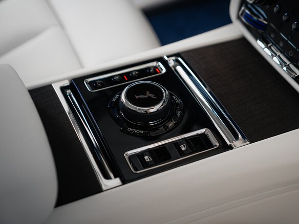 2026 Rolls-Royce Ghost II Рестайлинг (Series II), синий - вид 20