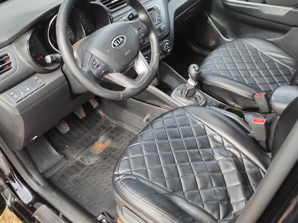 2012 Kia Rio 5-speed III, чёрный, 650000 рублей - вид 6