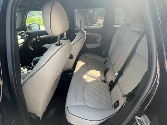 2021 Mini Hatch Cooper S III (F55/F56) Рестайлинг, чёрный, 3100000 рублей - вид 7