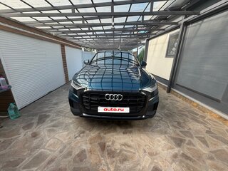 2020 Audi Q8 55 TFSI I (4M), синий, 4850000 рублей, вид 2