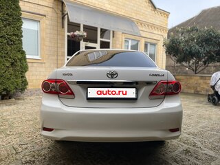 2011 Toyota Corolla X (E140, E150) Рестайлинг, белый, 1400000 рублей, вид 3