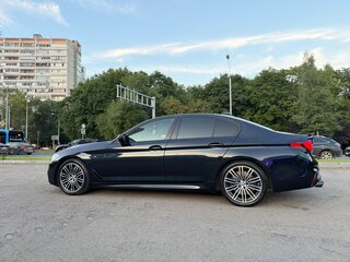2017 BMW 5 серии 540i xDrive VII (G30/G31/G38), чёрный, 4990000 рублей, вид 4