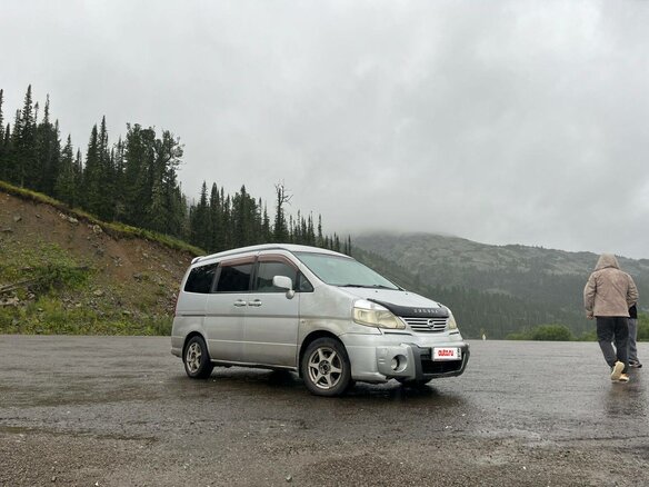2000 Nissan Serena II (C24), серебристый, 550000 рублей - вид 2