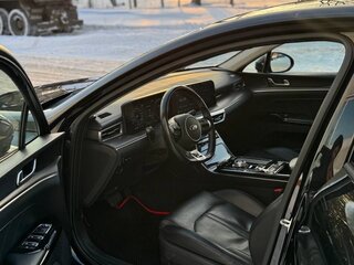 2020 Kia K5 III, чёрный, 3400000 рублей, вид 5