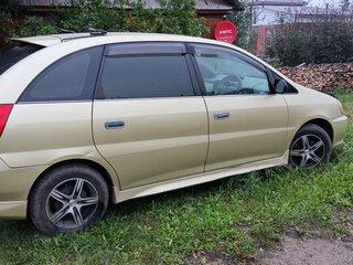 2000 Toyota Nadia, золотистый, 550000 рублей, вид 4