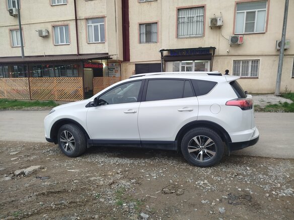2018 Toyota RAV4 IV (XA40) Рестайлинг, белый, 2450000 рублей - вид 3