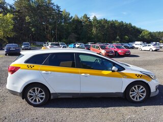 2017 Kia Ceed II Рестайлинг, белый, 680000 рублей, вид 3