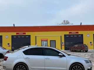 2017 Skoda Octavia III (A7) Рестайлинг, белый, 1300000 рублей, вид 5