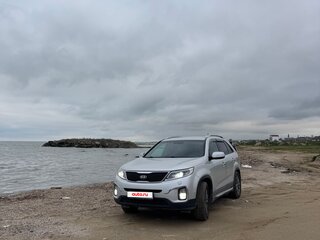 2013 Kia Sorento II Рестайлинг, серебристый, 1700000 рублей, вид 3