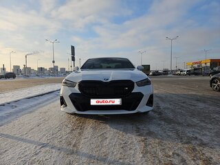 2024 BMW 5 серии 520i VIII (G60/G61/G68), белый, 7200000 рублей, вид 3