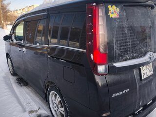 2014 Toyota Esquire I, красный, 2000000 рублей, вид 4