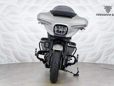 2023 Harley-Davidson CVO Street Glide, серебристый, 3899000 рублей, вид 4
