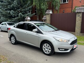 2016 Ford Focus III Рестайлинг, серебристый, 990000 рублей, вид 3