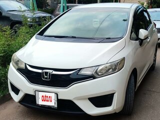 2017 Honda Fit III Рестайлинг, белый, 1250000 рублей, вид 3