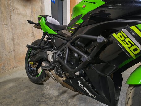 2019 Kawasaki Ninja 650, чёрный, 830000 рублей, вид 4
