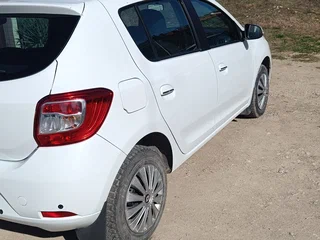2017 Renault Sandero II, белый, 1030000 рублей, вид 3