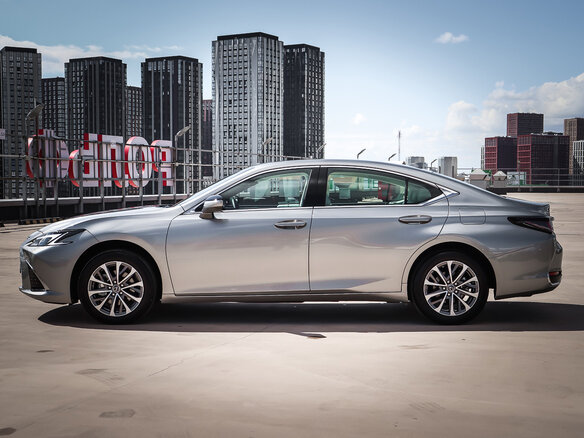 2025 Lexus ES 200 VII Рестайлинг 2, серый - вид 7