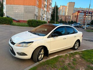 2011 Ford Focus II Рестайлинг, белый, 700000 рублей, вид 1