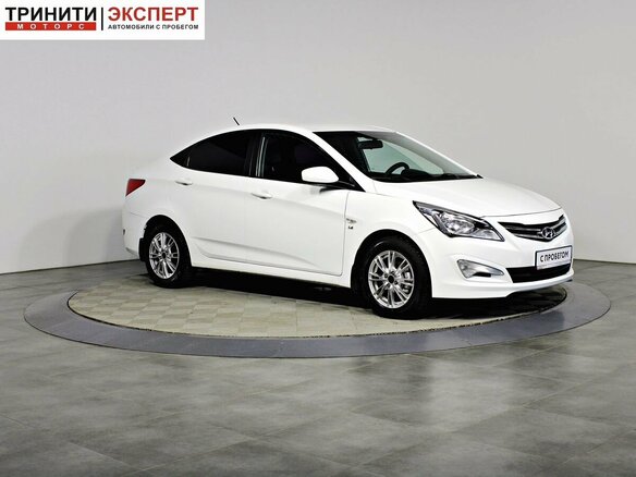 2015 Hyundai Solaris I Рестайлинг, белый, 985000 рублей - вид 2