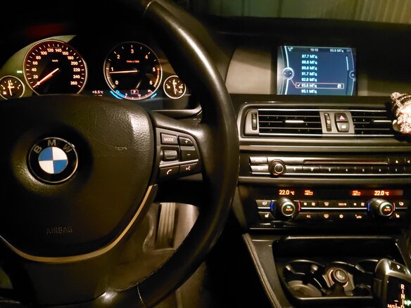 2012 BMW 5 серии 520d VI (F10/F11/F07), чёрный, 1850000 рублей - вид 5