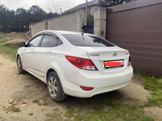 2013 Hyundai Solaris I, белый, 1100000 рублей, вид 4