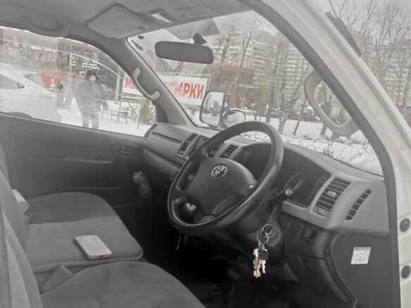 2009 Toyota Regius Ace H200 Рестайлинг 1, белый, 1100000 рублей - вид 9