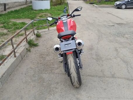 2008 Ducati Monster 696, красный, 450000 рублей, вид 2