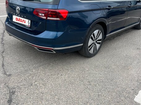 2020 Volkswagen Passat GTE B8 Рестайлинг, синий, 2100000 рублей, вид 3